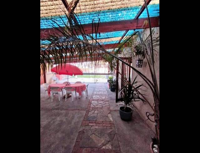 2 bed property to rent in FAIRWAYS